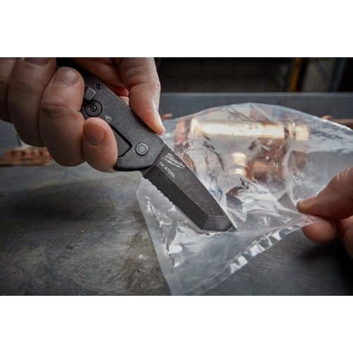 Milwaukee Tools Milwaukee 3" HARDLINE Serrated Blade Pocket Knife Black 48-22-1998 - Image 3