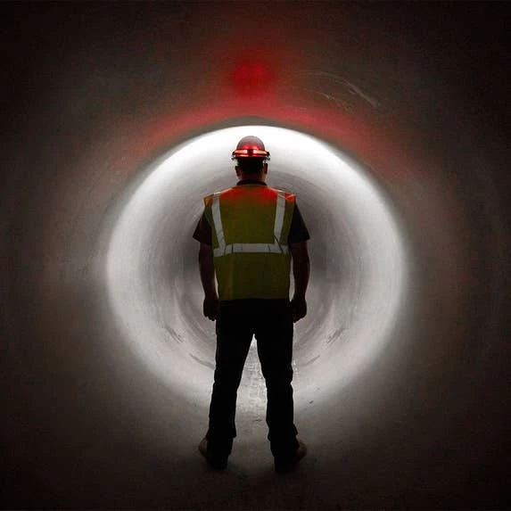 Milwaukee Tools Milwaukee REDLITHIUM USB BEACON Rechargeable 600 Lumen Hard Hat Light (3.0Ah) Kit 2116-21 - Image 6