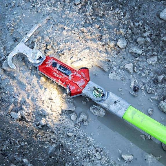 Milwaukee REDLITHIUM USB Rechargeable 350 Lumen Utility Hot Stick Light (3.0Ah) Kit 2119-22 Milwaukee Tools Milwaukee REDLITHIUM USB Rechargeable 350 Lumen Utility Hot Stick Light (3.0Ah) Kit 2119-22 -Klein Tools Shop 2119 22 4