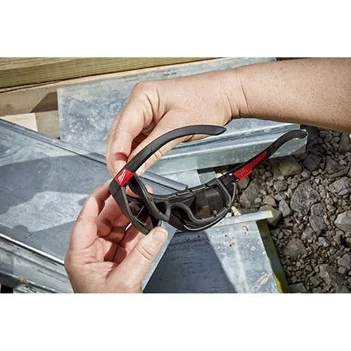 Milwaukee Tools Milwaukee Tinted Polarized Performance Fog-Free Safety Glasses With Gaskets 48-73-2046 - Image 3