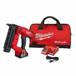 Milwaukee Tools Milwaukee M18 FUEL 18GA Brad Nailer (2.0Ah) Kit 2746-21CT