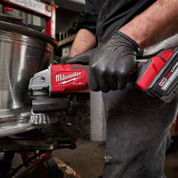 Milwaukee M18 FUEL 4-1/2" / 5" Variable Speed Braking Grinder w/ Slide Switch, Lock-On (Tool Only) 2889-20 Milwaukee Tools Milwaukee M18 FUEL 4-1/2" / 5" Variable Speed Braking Grinder W/ Slide Switch, Lock-On (Tool Only) 2889-20 -Klein Tools Shop 2889 20 6