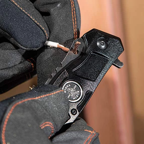 Klein Tools Klein Electrician’s Bearing-Assisted Open Pocket Knife 44228 - Image 4