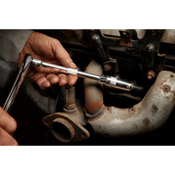 Milwaukee 3/8" Drive 5/8" Spark Plug Socket 48-22-9551 Milwaukee Tools Milwaukee 3/8" Drive 5/8" Spark Plug Socket 48-22-9551 -Klein Tools Shop 48 22 9551 10a