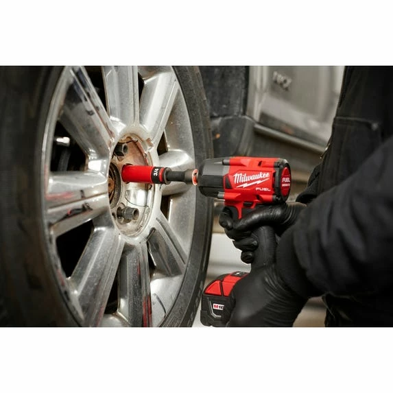Milwaukee Tools Milwaukee SHOCKWAVE Impact Duty™ 1/2 Drive 22MM Metric Lug Nut Wheel Socket 49-66-7807 - Image 5