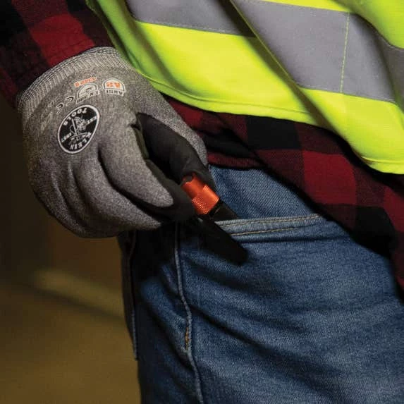 Klein Tools Klein Rechargeable Waterproof LED Pocket Light With Lanyard 56411 - Image 5