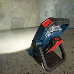 Bosch Power Tools Bosch 18V Connected 2,200 Lumen LED Floodlight (Tool Only) GLI18V-2200CN 4 Bosch Power Tools Bosch 18V Connected 2,200 Lumen LED Floodlight (Tool Only) GLI18V-2200CN -Klein Tools Shop gli18v 2200cn2